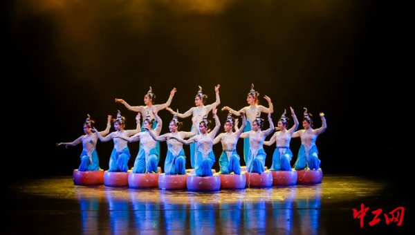 途牛配资 第二届“中国杂技北疆行”精品展演精彩上演