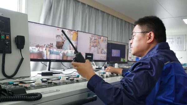 乐众盈 国内首个跨海大桥桩基防护工程通过交工验收